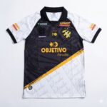 Camiseta Polo Branca Moype 2025